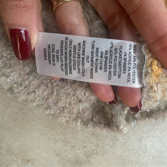 Arizona Jean Company Cream and Pink Cardigan - Picture 5 of 5